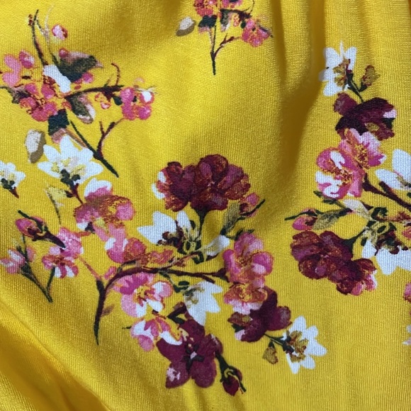 Divided H&M off the shoulder floral top - Picture 6 of 6